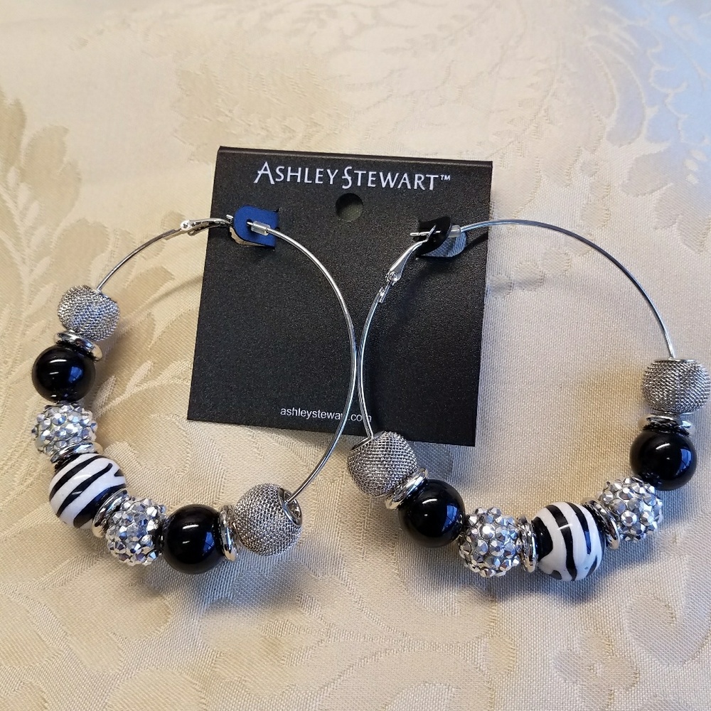 NWT - Hoop earrings