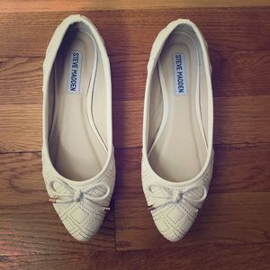 Steve Madden off white flats
