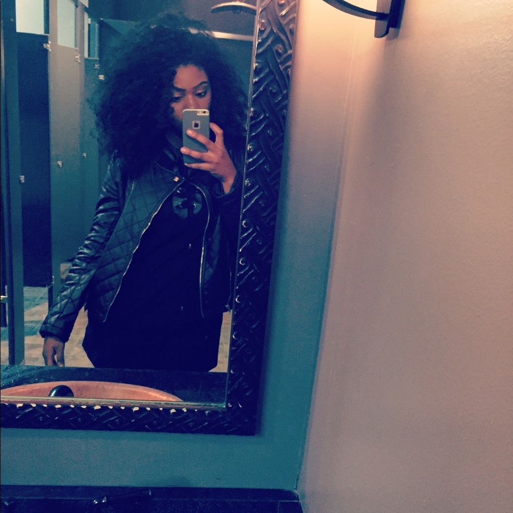 Meet your Posher, Nephna