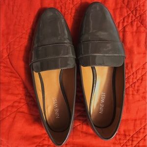 Nine West Size 7 Grey Flats