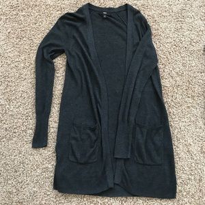 Gray cardigan with pockets