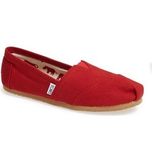 TOMS CLASSIC CANVAS SLIP ON