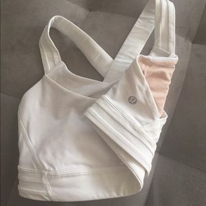 Lululemon sports bra size 6