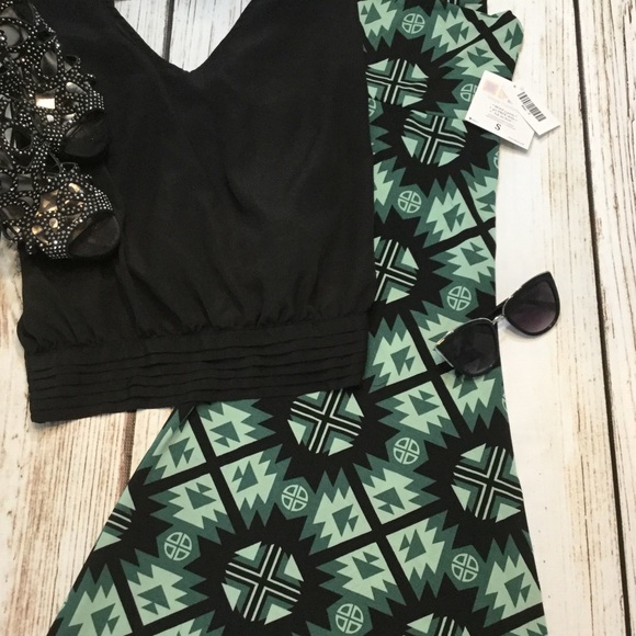 LuLaRoe Dresses & Skirts - 👒Dual tone Green/ Black Aztec Maxi NWT in small