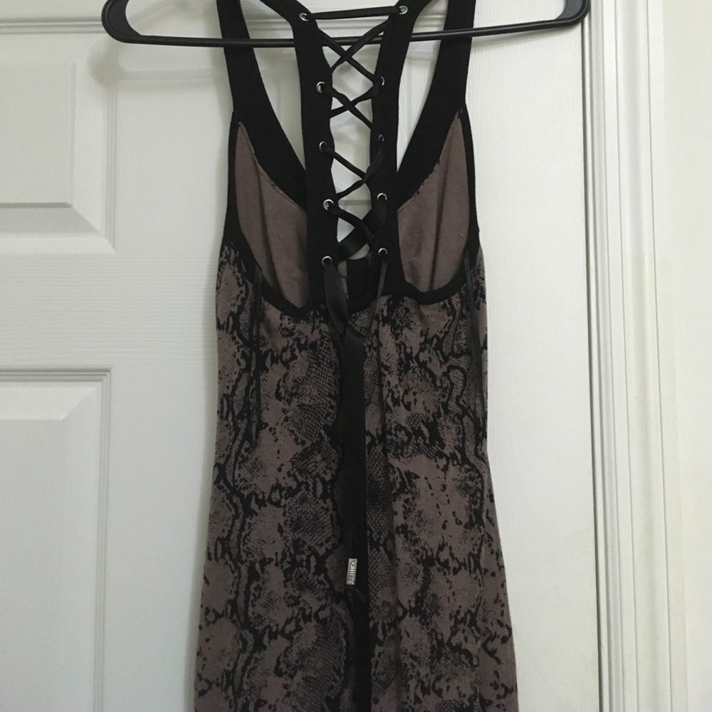 Guess Backless Bodycon Top - Picture 4 of 4