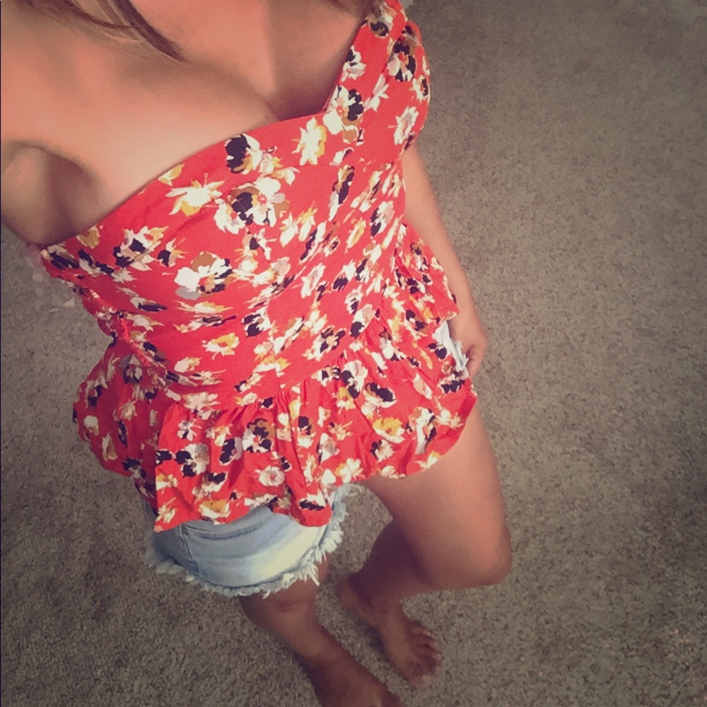 🌻Lightly padded floral sweetheart tube top🌻