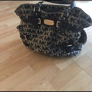 Micheal kors tote