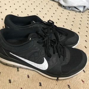 Nike flex run shoes