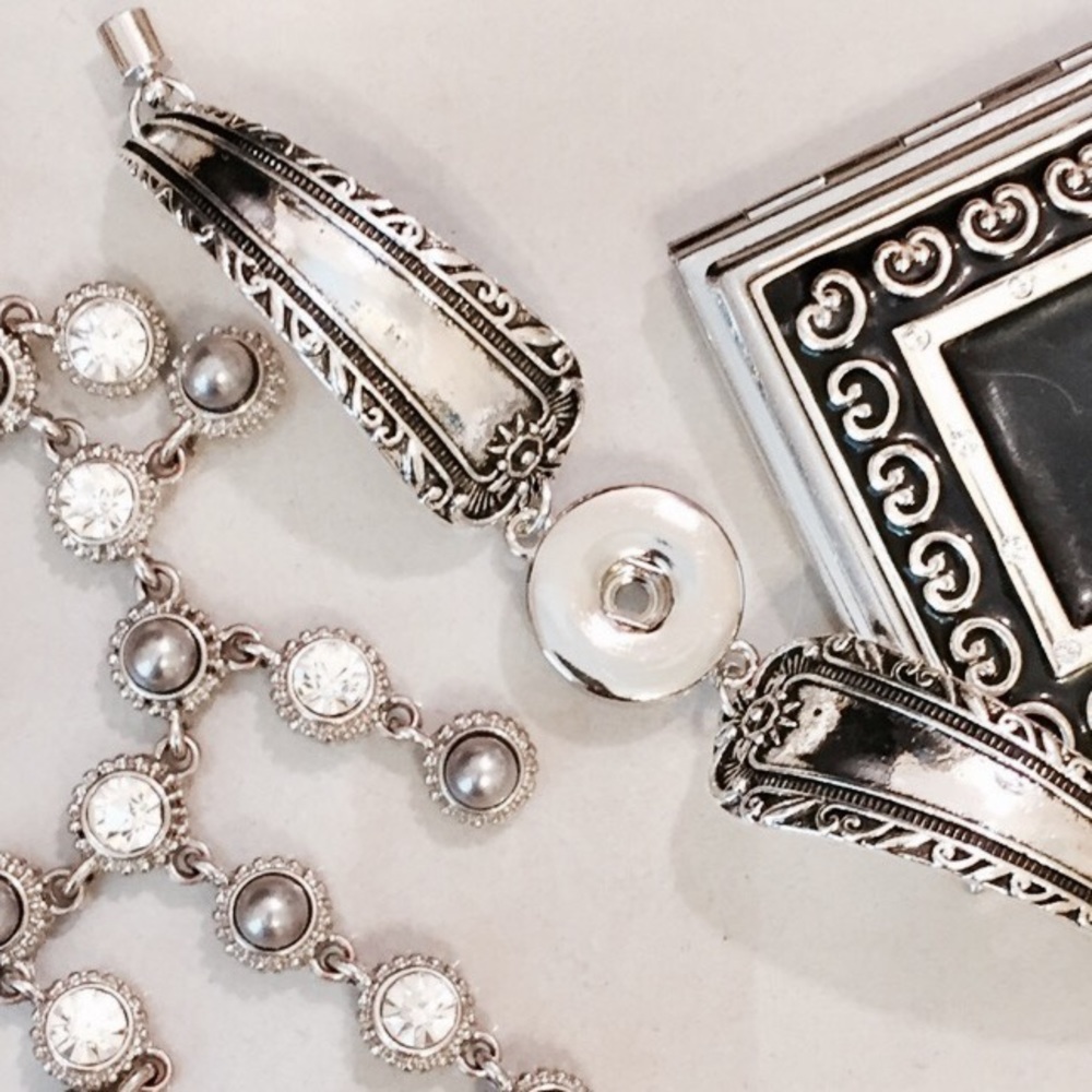 Antique silver snap bracelet