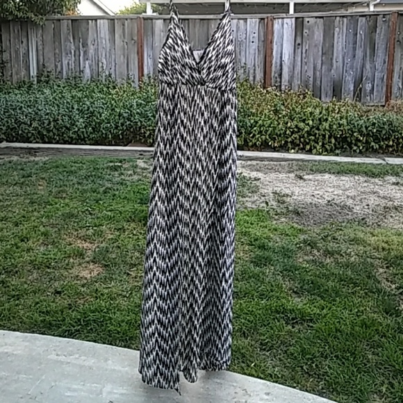 🎉🎉Host Pick🎉🎉 LAST Stunning Cover-Up Dress - Picture 2 of 3