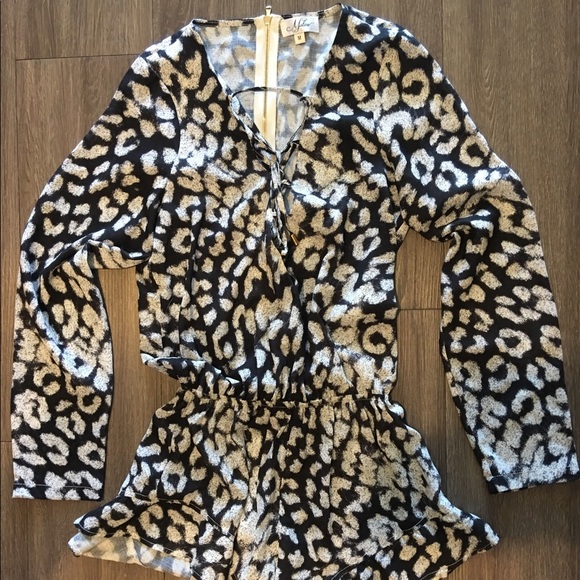 Leopard Print Romper - Picture 1 of 4