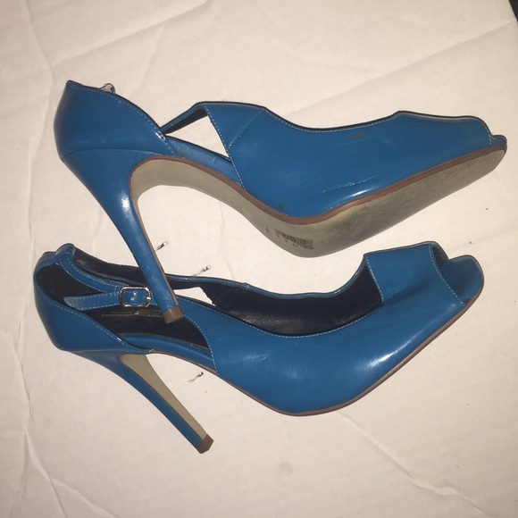 Heels - Picture 3 of 4