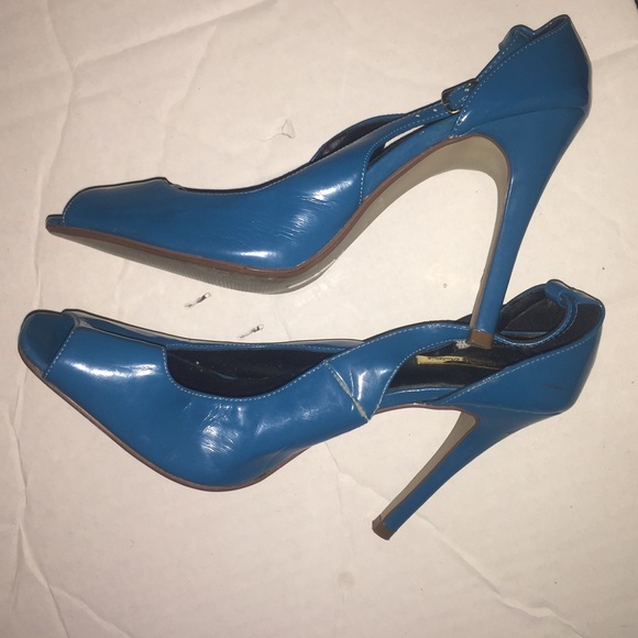Heels - Picture 4 of 4