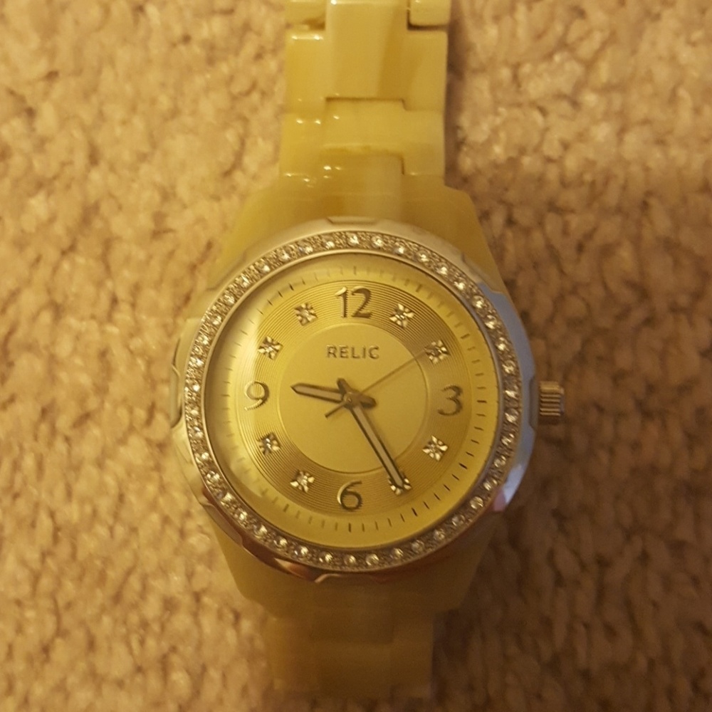 LOT OF WOMEN'S RELIC WATCHES