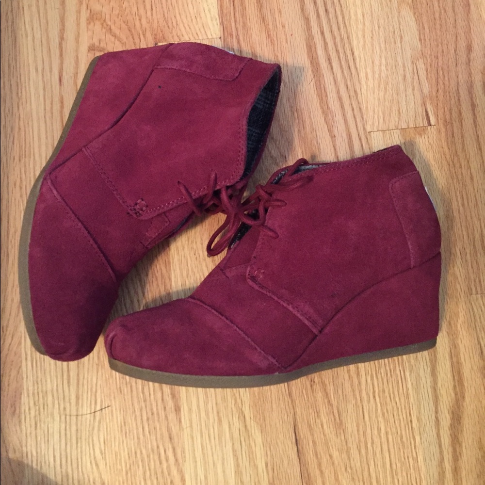 TOMS wedges