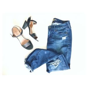 • Lucky Brand Skinny Jeans • Dark Wash Denim •