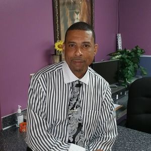 Meet your Posher, Derrick