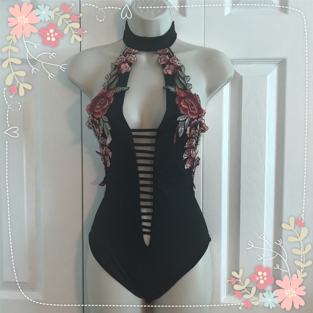 ✨ONE LEFT✨Floral Choker Deep V Bodysuit - Picture 6 of 8