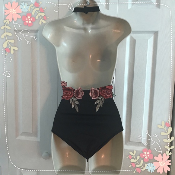 ✨ONE LEFT✨Floral Choker Deep V Bodysuit - Picture 7 of 8