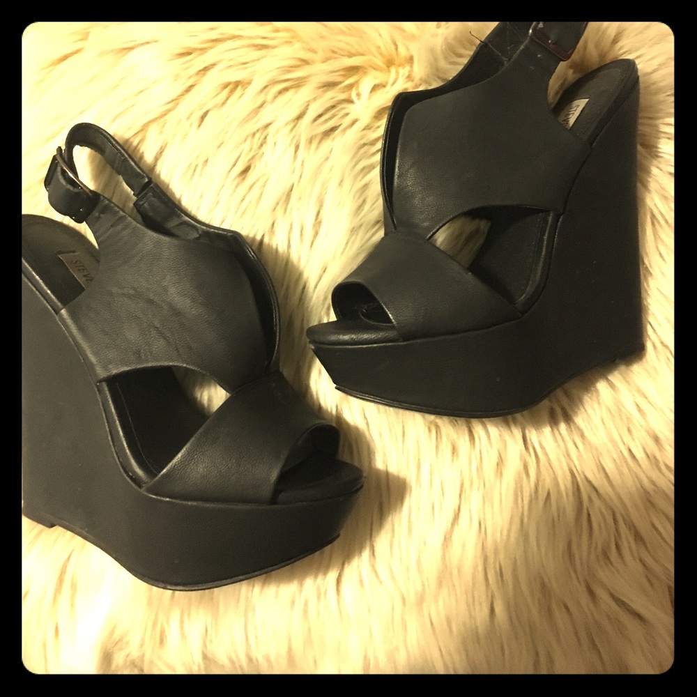 Steve Madden Black Wedges