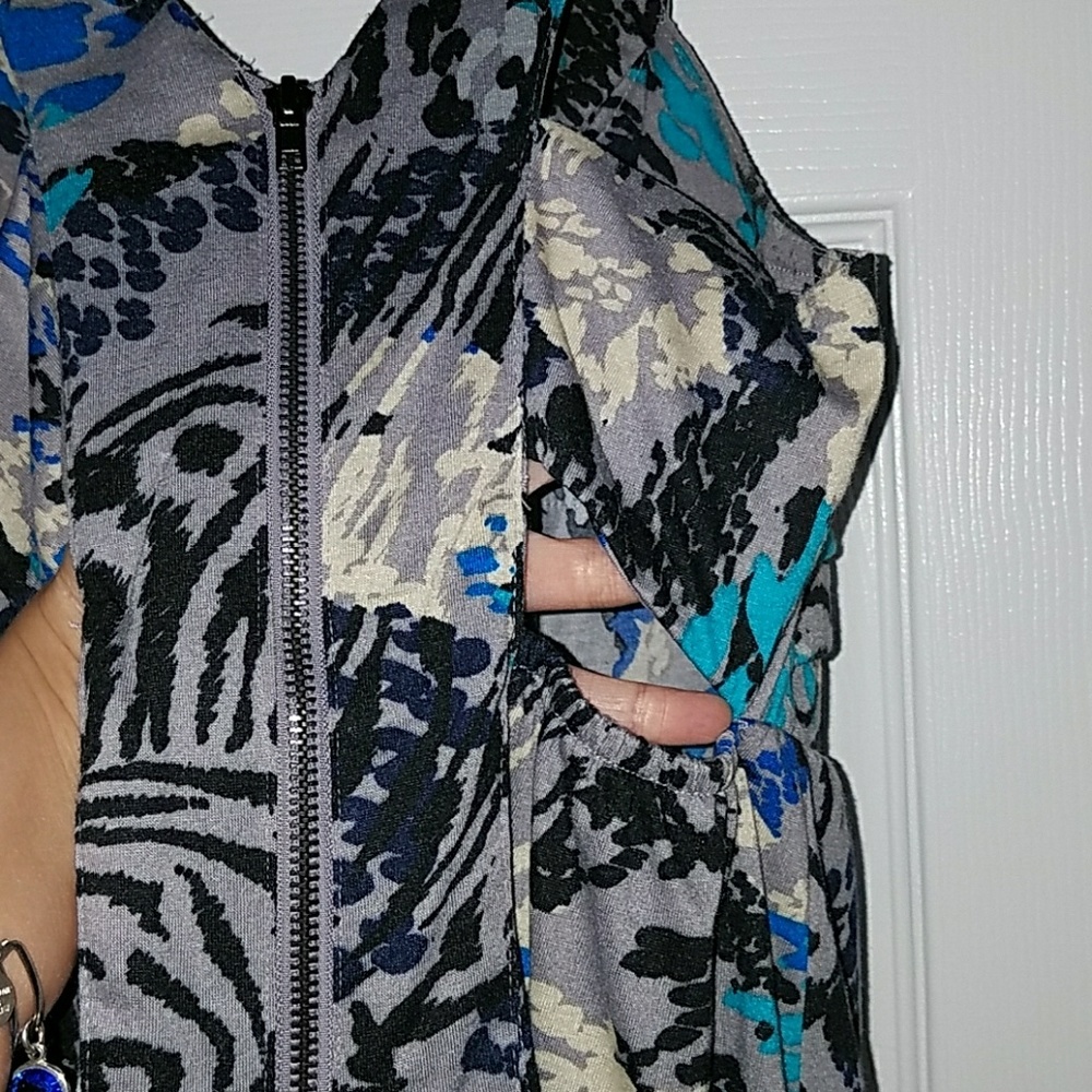Dress - Picture 3 of 3