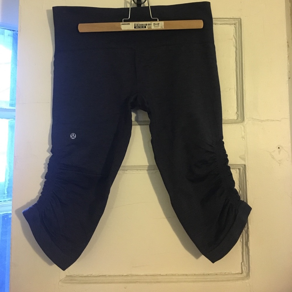 Lululemon In The Flow Crop Legging- scrunched leg