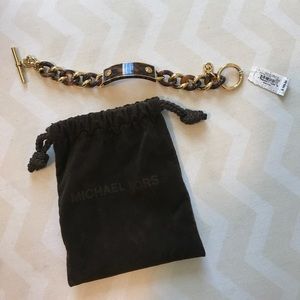 Micheal Kors NWTs Gold Bracelet
