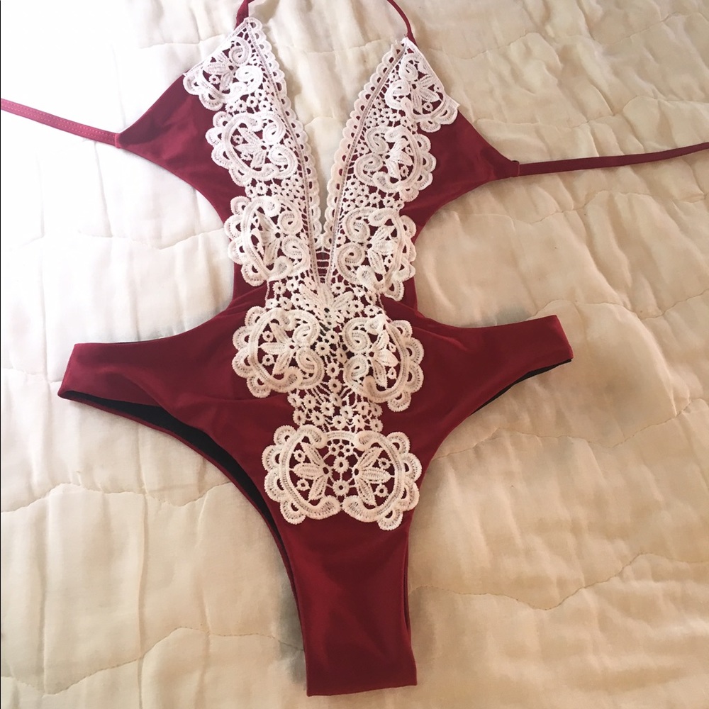 Monokini wine red