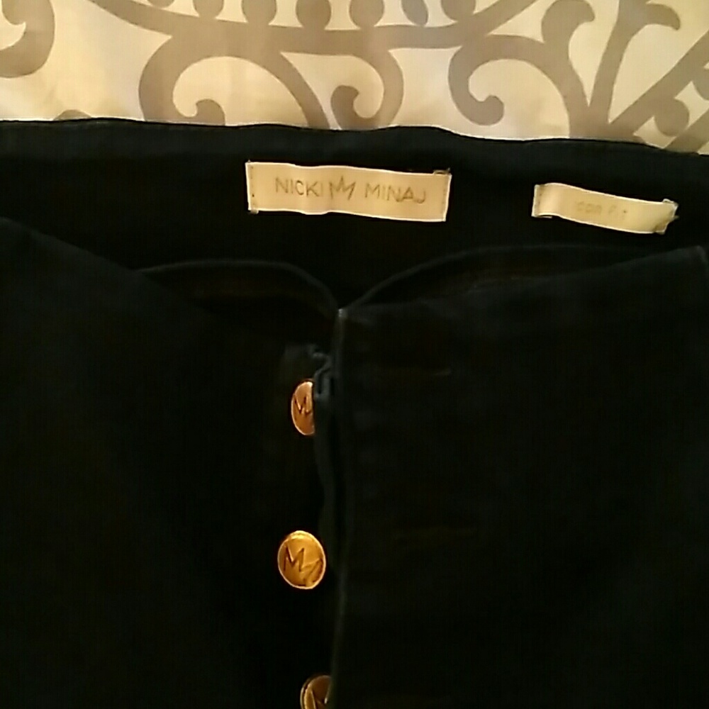 Nicki Minaj high waist jeans