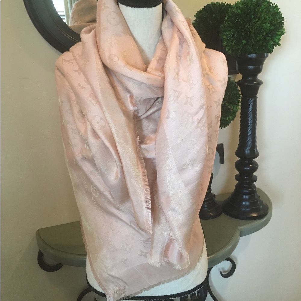 Authentic Louis Vuitton Monogram Shine Shawl