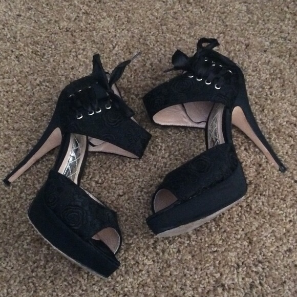 Chinese Laundry "Head Over Heels" HTF Discontinued - Picture 2 of 4