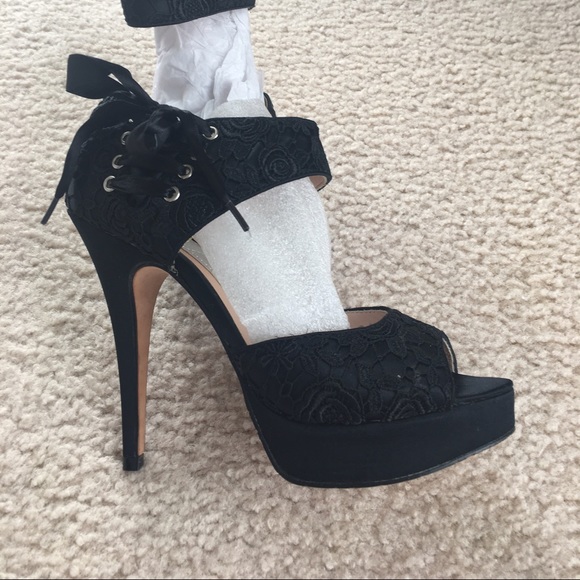 Chinese Laundry "Head Over Heels" HTF Discontinued - Picture 3 of 4