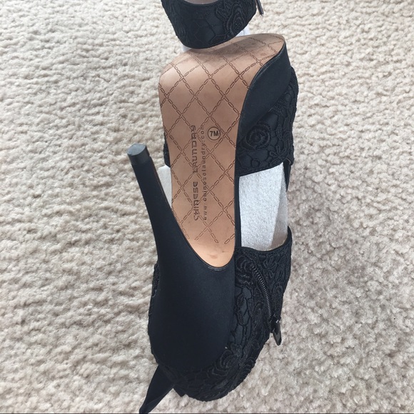 Chinese Laundry "Head Over Heels" HTF Discontinued - Picture 4 of 4