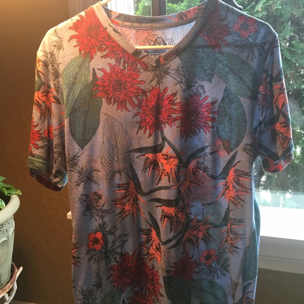 V neck t-shirt