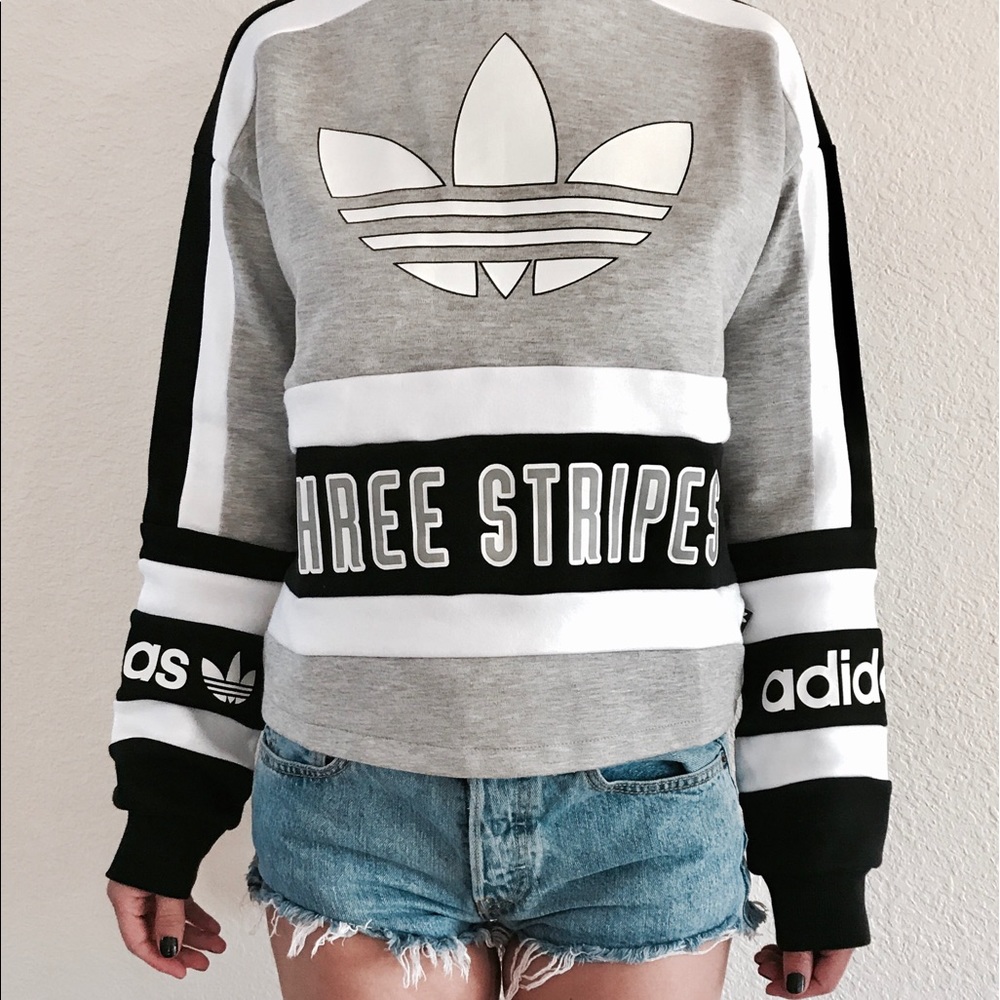 SOLDAdidas three stripe sweatshirt