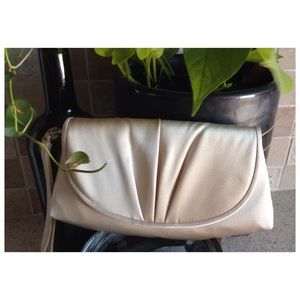 NEW! Champagne Clutch 👛