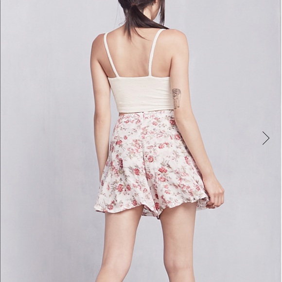 Reformation moth shorts - Picture 2 of 6