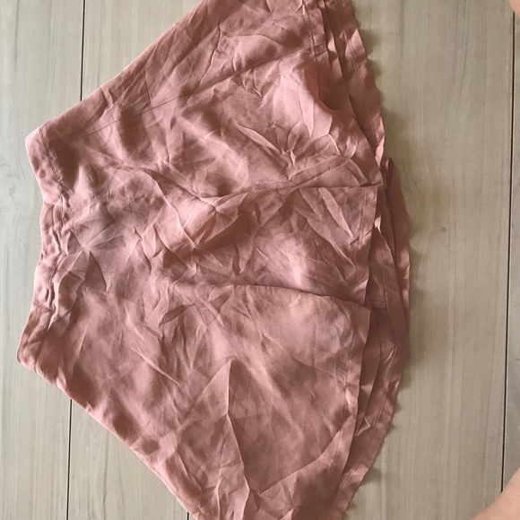 Reformation moth shorts - Picture 6 of 6