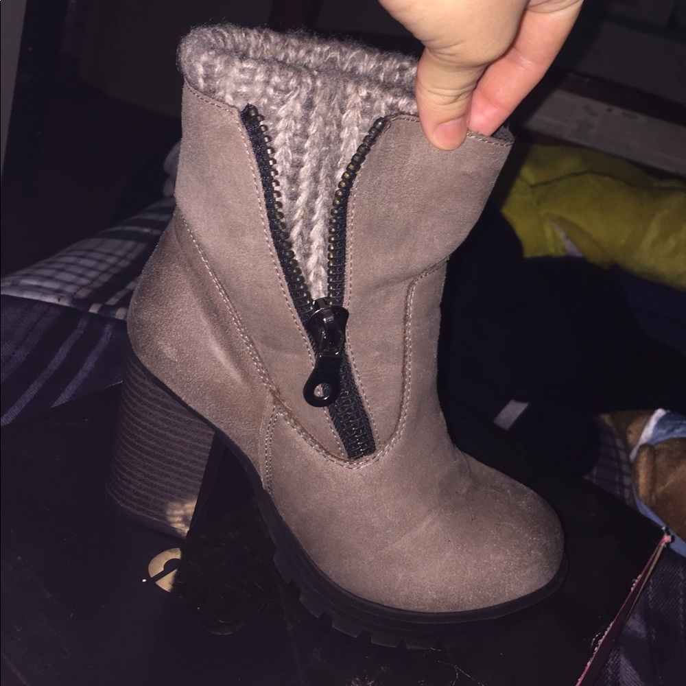 Boots - Picture 2 of 2