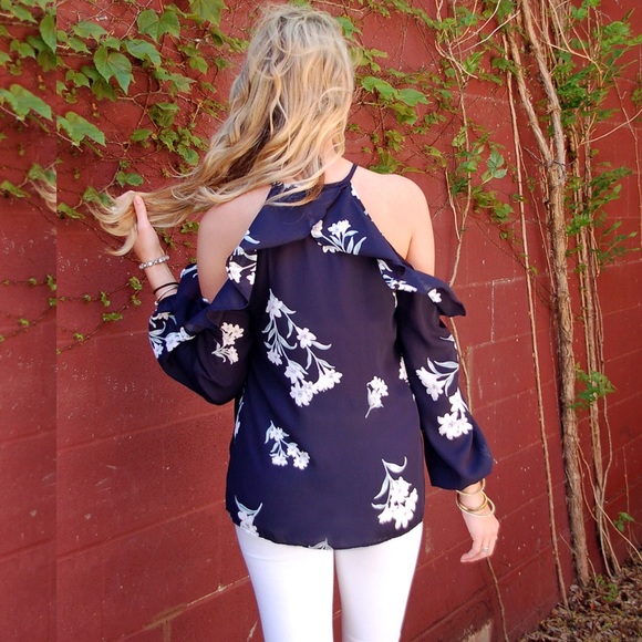 Ruffle it up, bare shoulder top - Picture 5 of 5