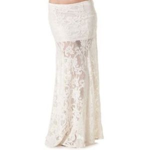 billabong / crochet maxi