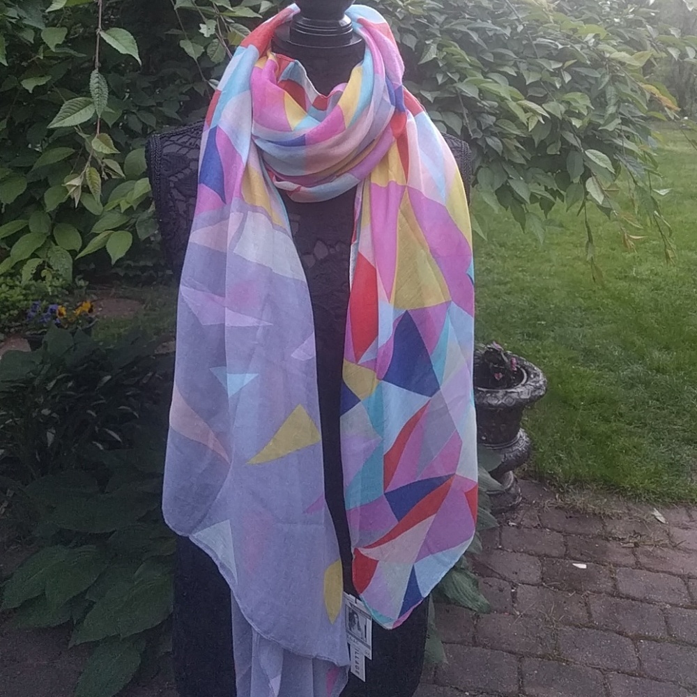 NEW STOCK! Beautiful Geo Colorburst Scarf