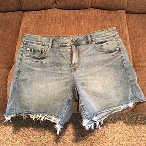 NWOT American Eagle Boy Midi Shorts Size 16
