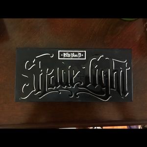 Kay Von D contour palette