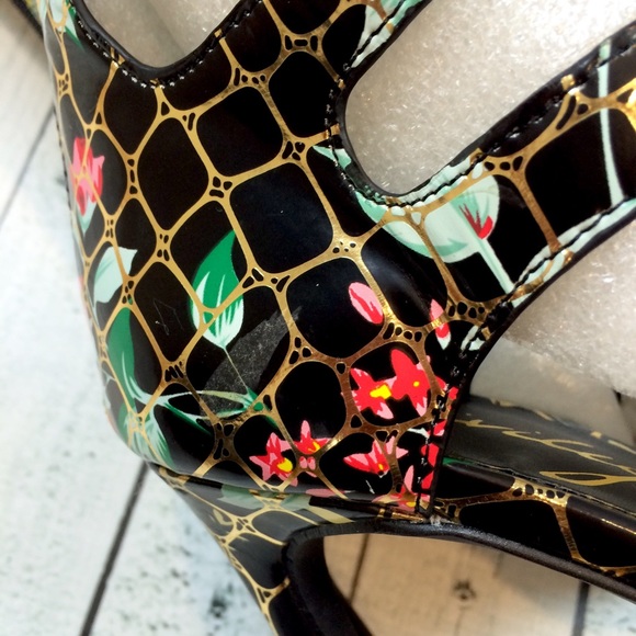 BNIB🌹Gorgeous Privileged Floral Lace-Up Gladiator - Picture 6 of 8