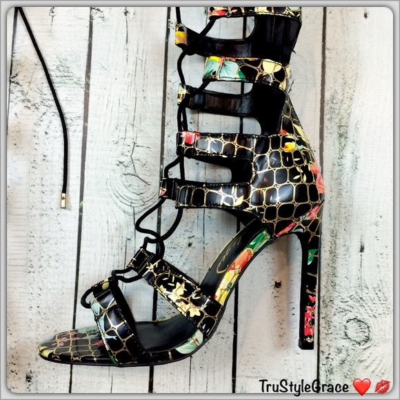 BNIB🌹Gorgeous Privileged Floral Lace-Up Gladiator - Picture 8 of 8