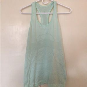 Lululemon workout top