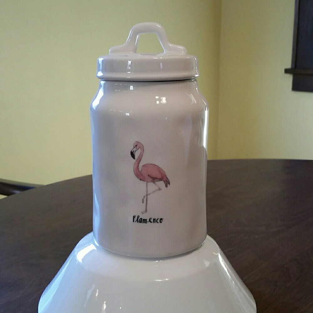 Flamingo canister