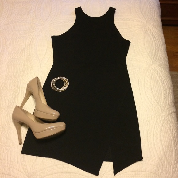 Soprano Dresses & Skirts - Little black dress with bottom cutout