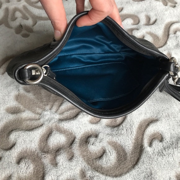 Coach clutch wristlet - Picture 3 of 4